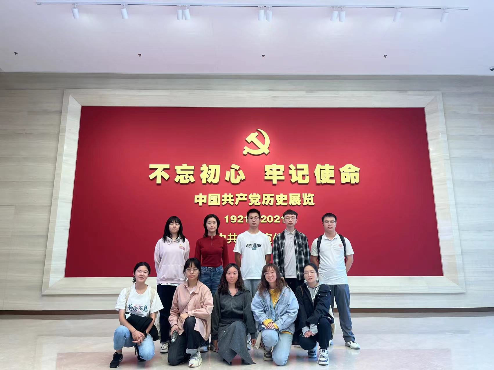 68d8be7362e549a2a3dbb4f96e4b295d.jpg 68d8be7362e549a2a3dbb4f96e4b295d.jpg